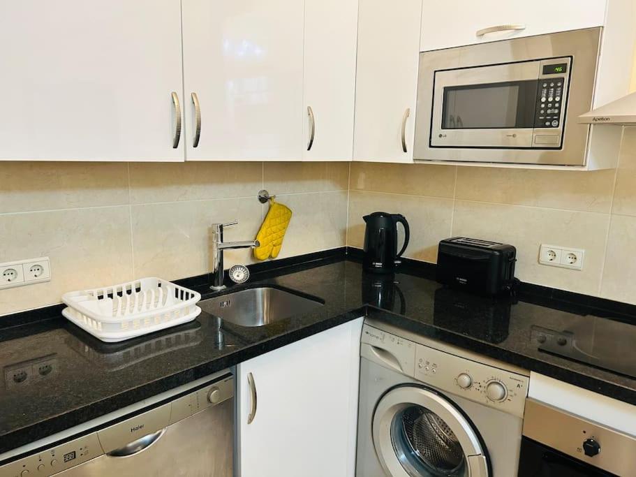 Apartamento Flat On The Paseo Maritamo! Estepona Exterior foto